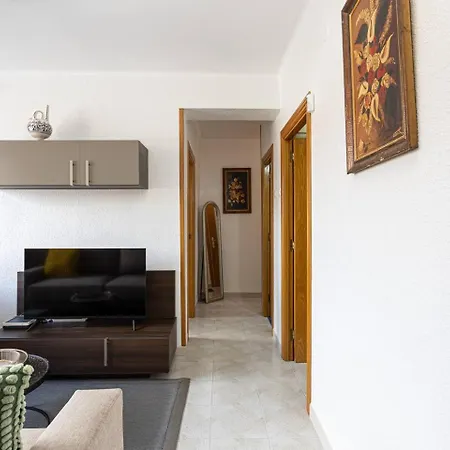 Apartment Cozy In Cornella 2 Mins From The Metro La Gabarra